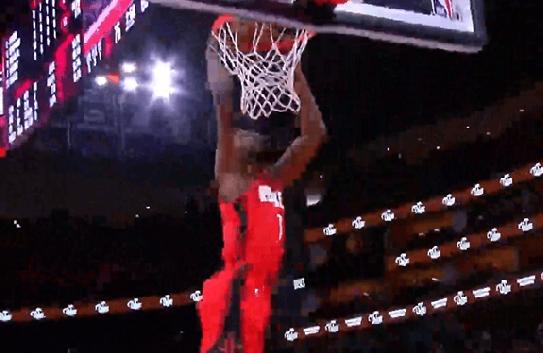 有点小帅！杜兰特反击2+1打懵国王！
在今天NBA常规赛火箭对阵国王的第三节比赛