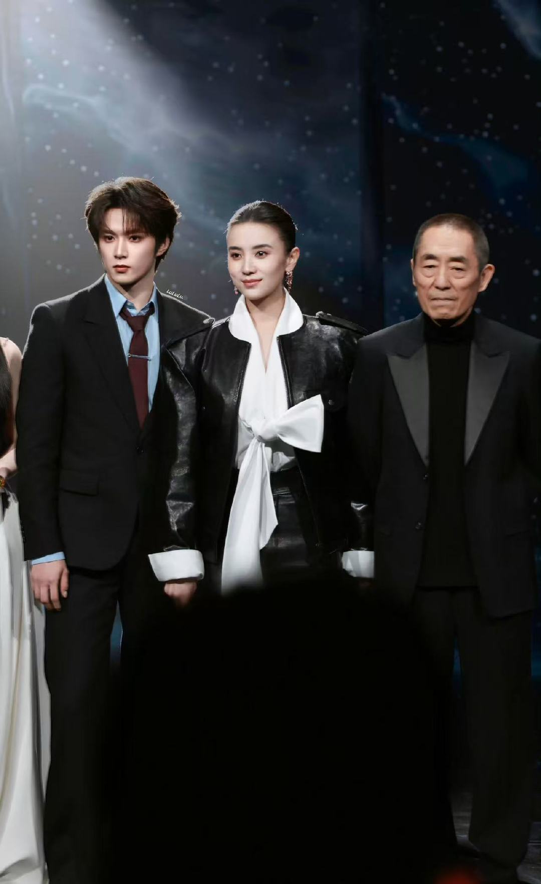 艺谋爷爷宋佳妈妈耀文宝宝张艺谋宋佳刘耀文同框 艺谋爷爷宋佳妈妈耀文宝宝，神图来了