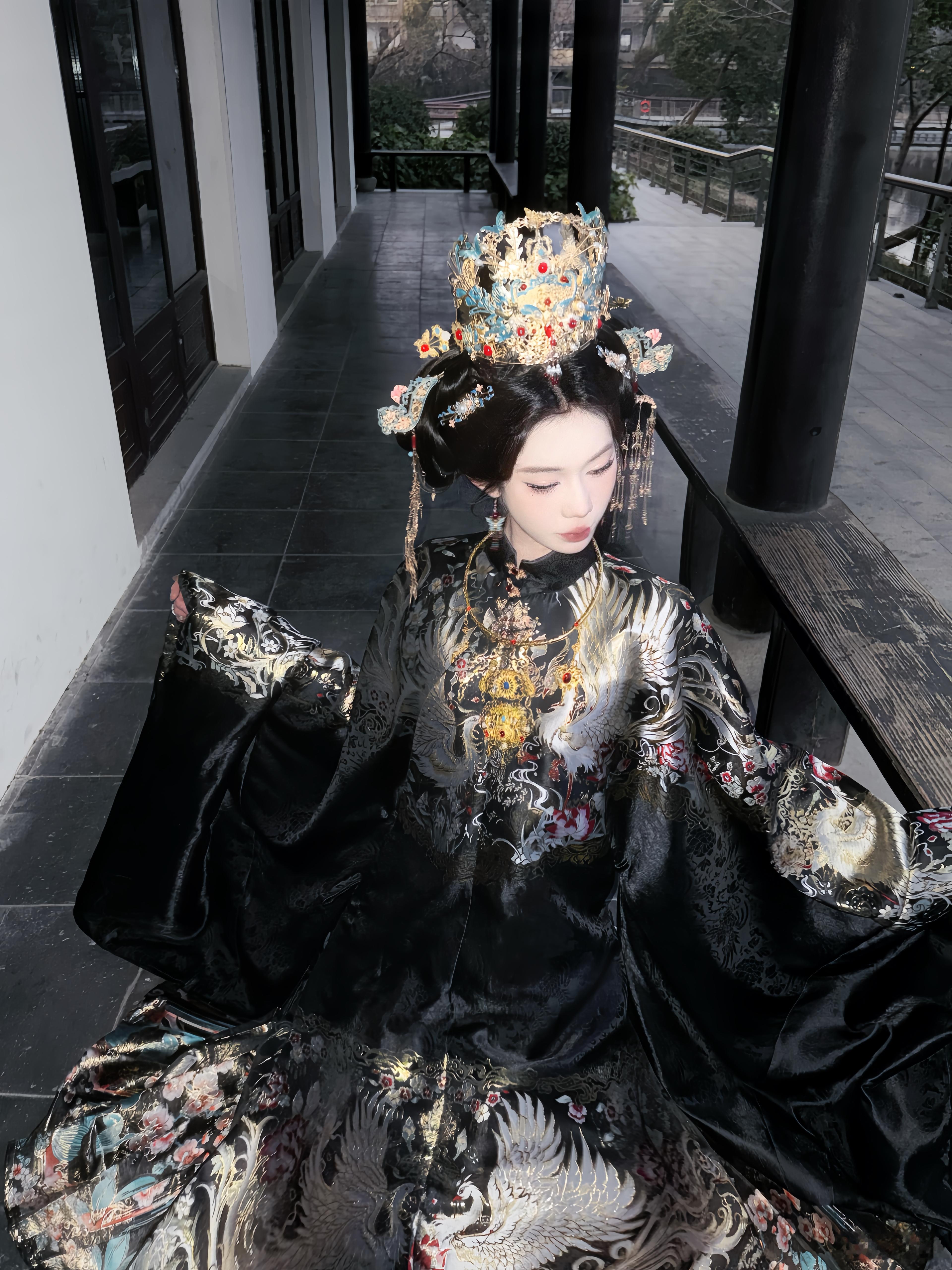 物是人非事事休 欲语泪先流苏州明制汉服蕾蕾的日记