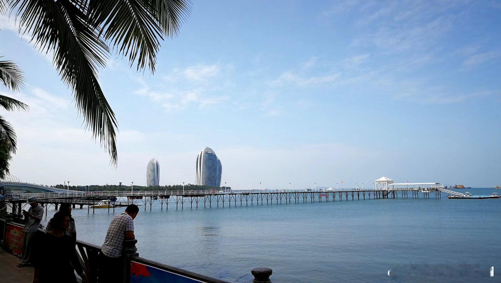 美好的事情总会到来。你要简单干净、聪明单纯 ，就会发现奇迹不是降临，它是因你而来