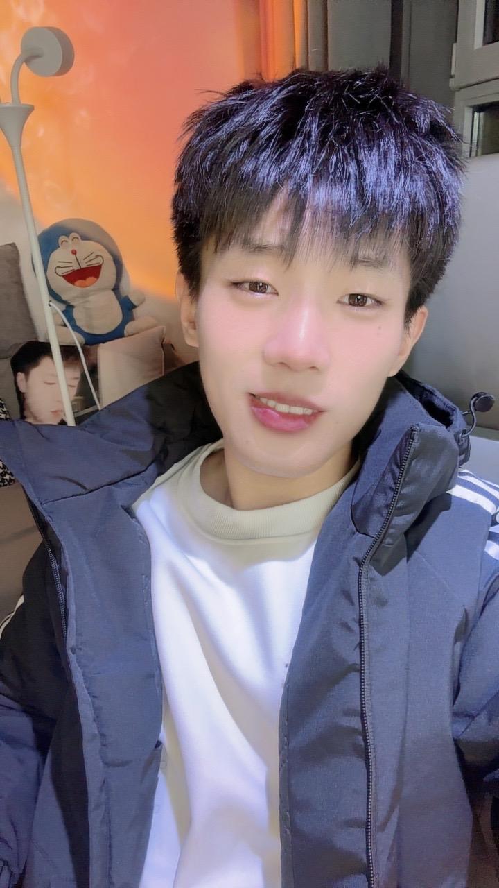 主播 除夕快乐 新年日常 过年宅在家 放假在家的你