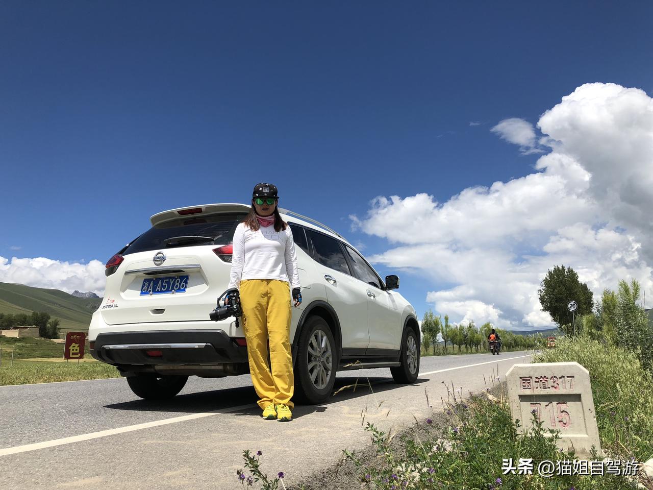 前几天在露营地遇到一台床车改电，车主告诉我，她的车改电，花了2万多元，也就改了个