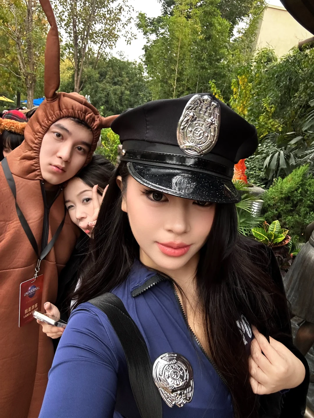 万圣节我在环球偶遇了“向佐 黄磊 何炅老师.