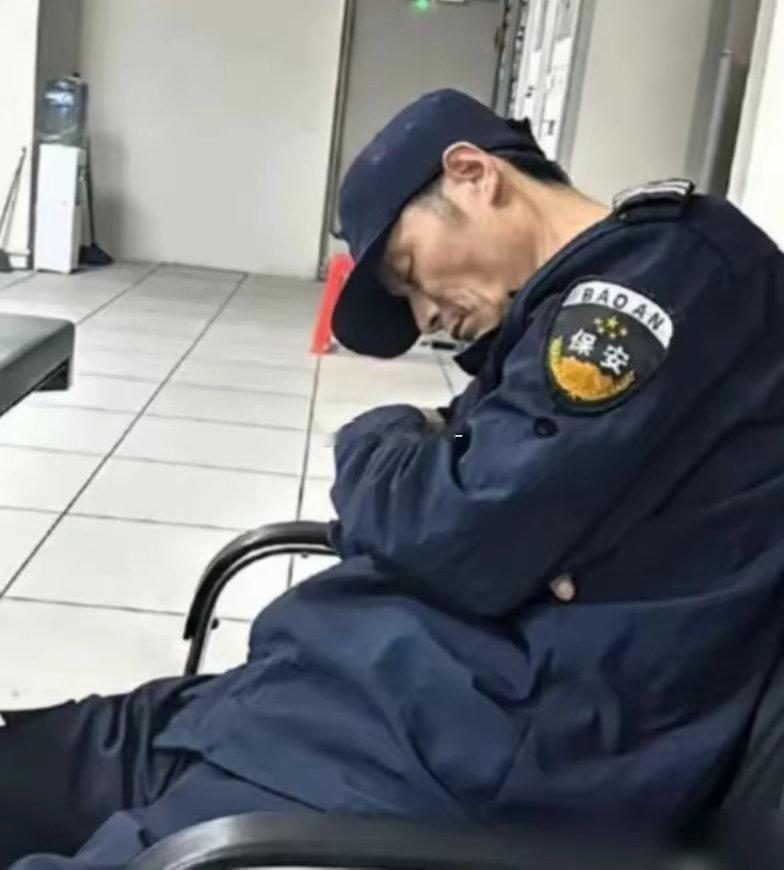 “毫无人性！连正常生理需求都不放过！”2022年清远某工业园，凌晨3点半，60岁