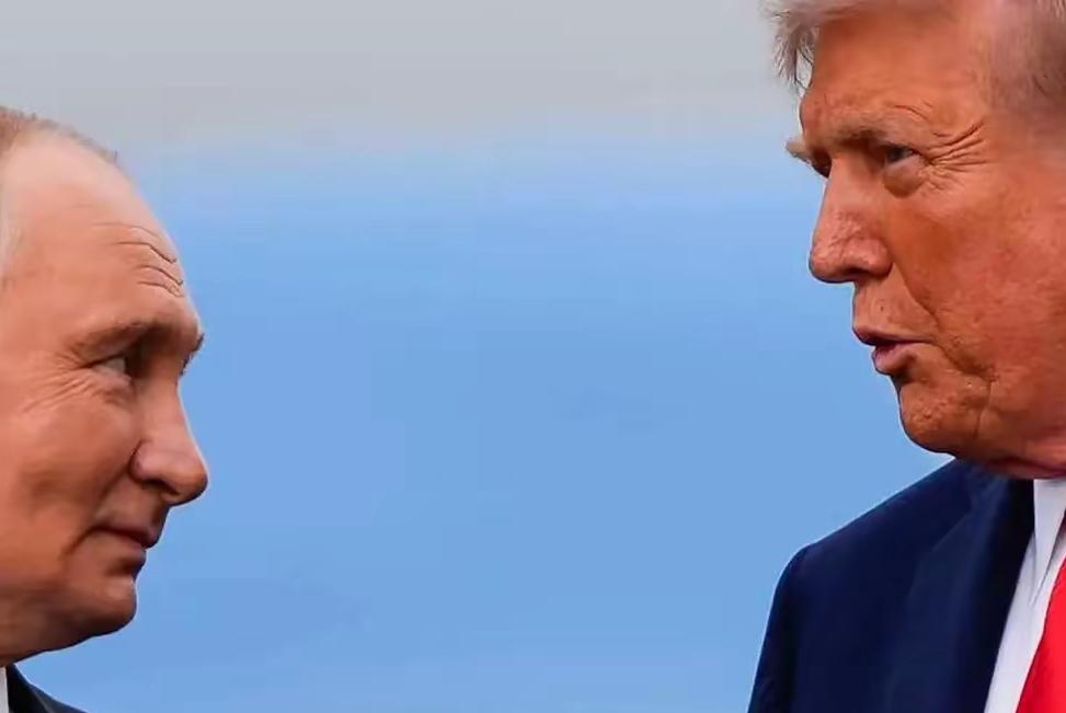 就在刚刚
俄媒《欧亚日报》最新消息，俄罗斯军队对美国在乌克兰敖德萨地区的军事基地