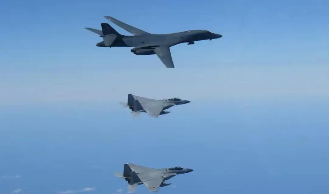 在2025年11月24日，中美两军在夏威夷举行了“中美海上军事安全磋商机制第二次