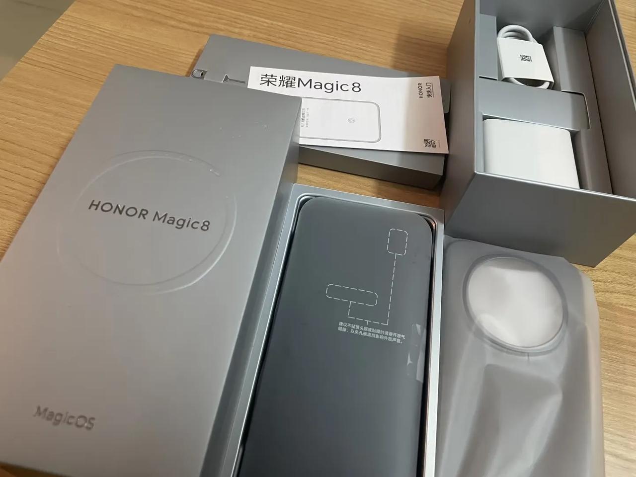 荣耀Magic8｜标准版旗舰真实选购参考

很多顾客纠结Magic8值不值得入手