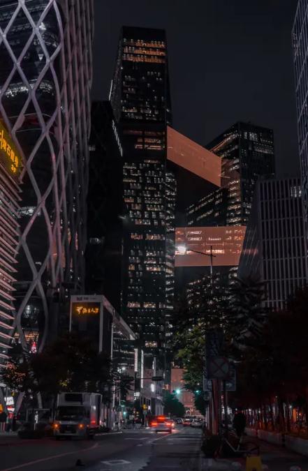 深圳已经和别的城市严重脱节了？
 
麻烦看官老爷们右上角点击一下“关注”，感谢您