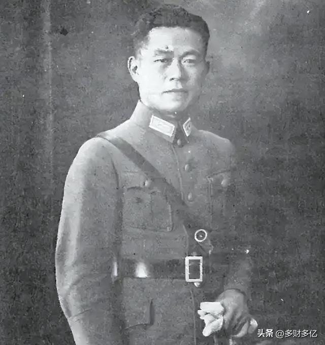1978年，“邱清泉”之子邱国渭悄然行动，以蚂蚁搬家式转移，全家一步步送往美国的
