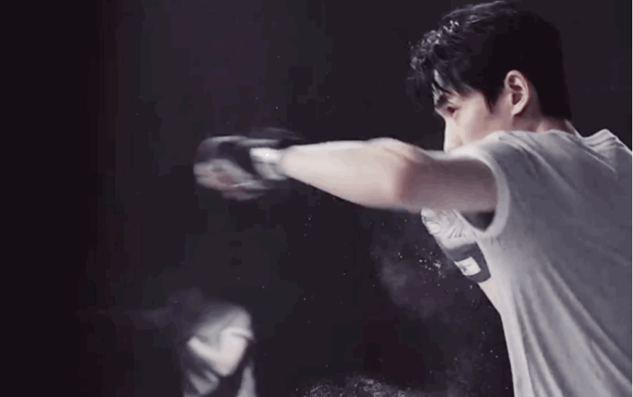 一拳一个👊🏻打拳击的他好hot朱一龙