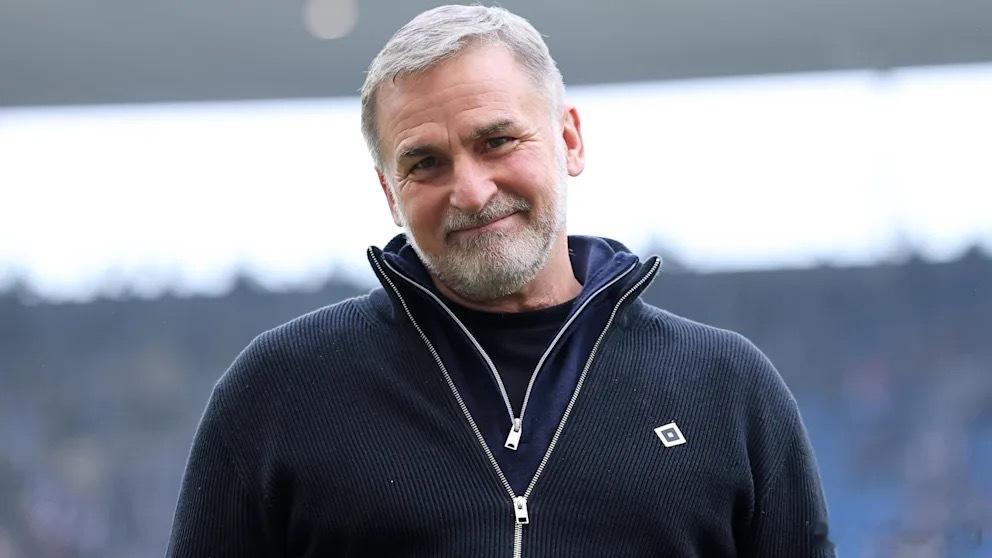 新年第二天，德甲恐龙汉堡爆出大新闻，63岁的体育董事昆茨因为个人原因辞去职务，和