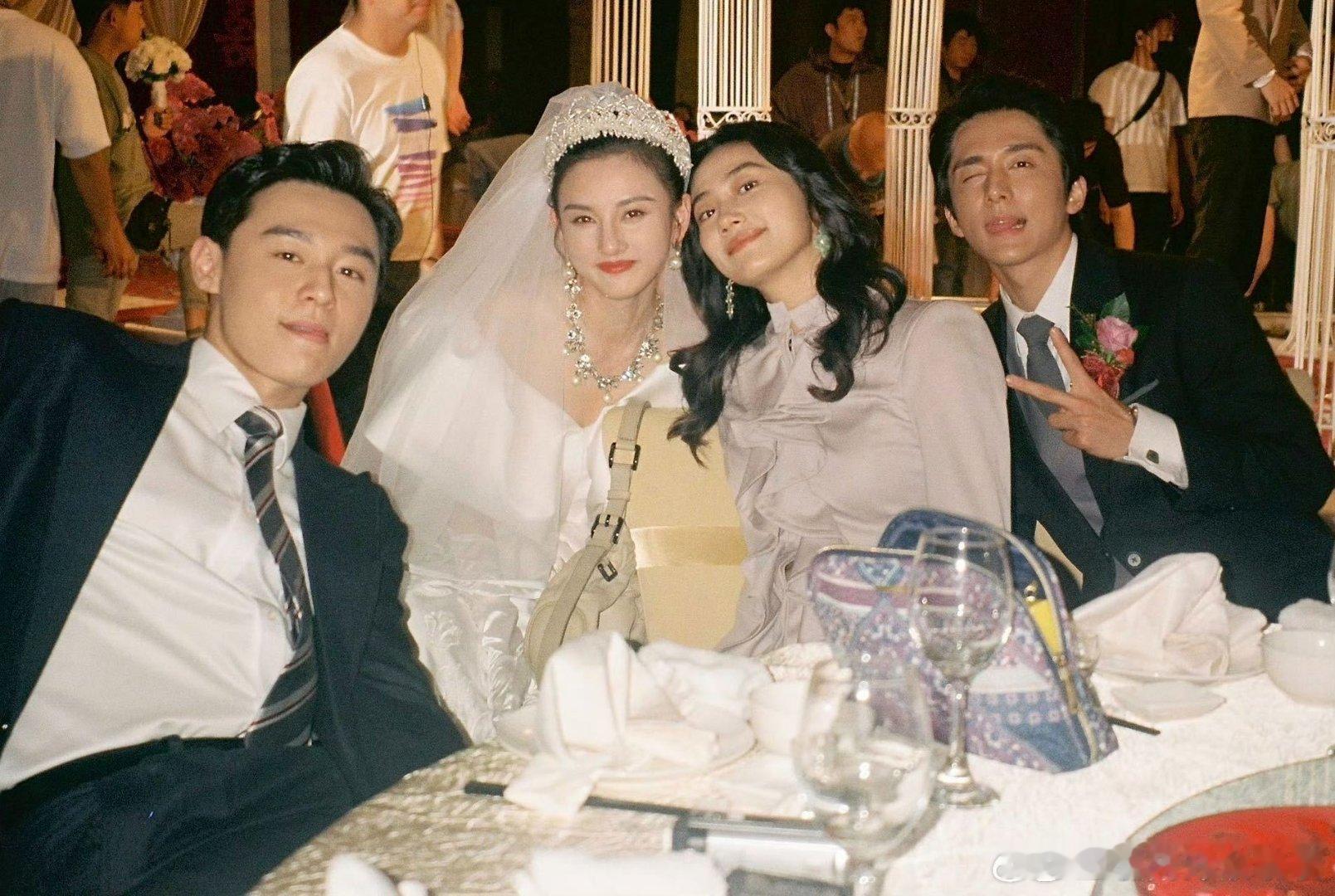 薛昊婧镜头下的郑恺陈靖可 这两人拍的好有感觉，谁懂这个薛昊婧太会拍郑凯和陈靖可了