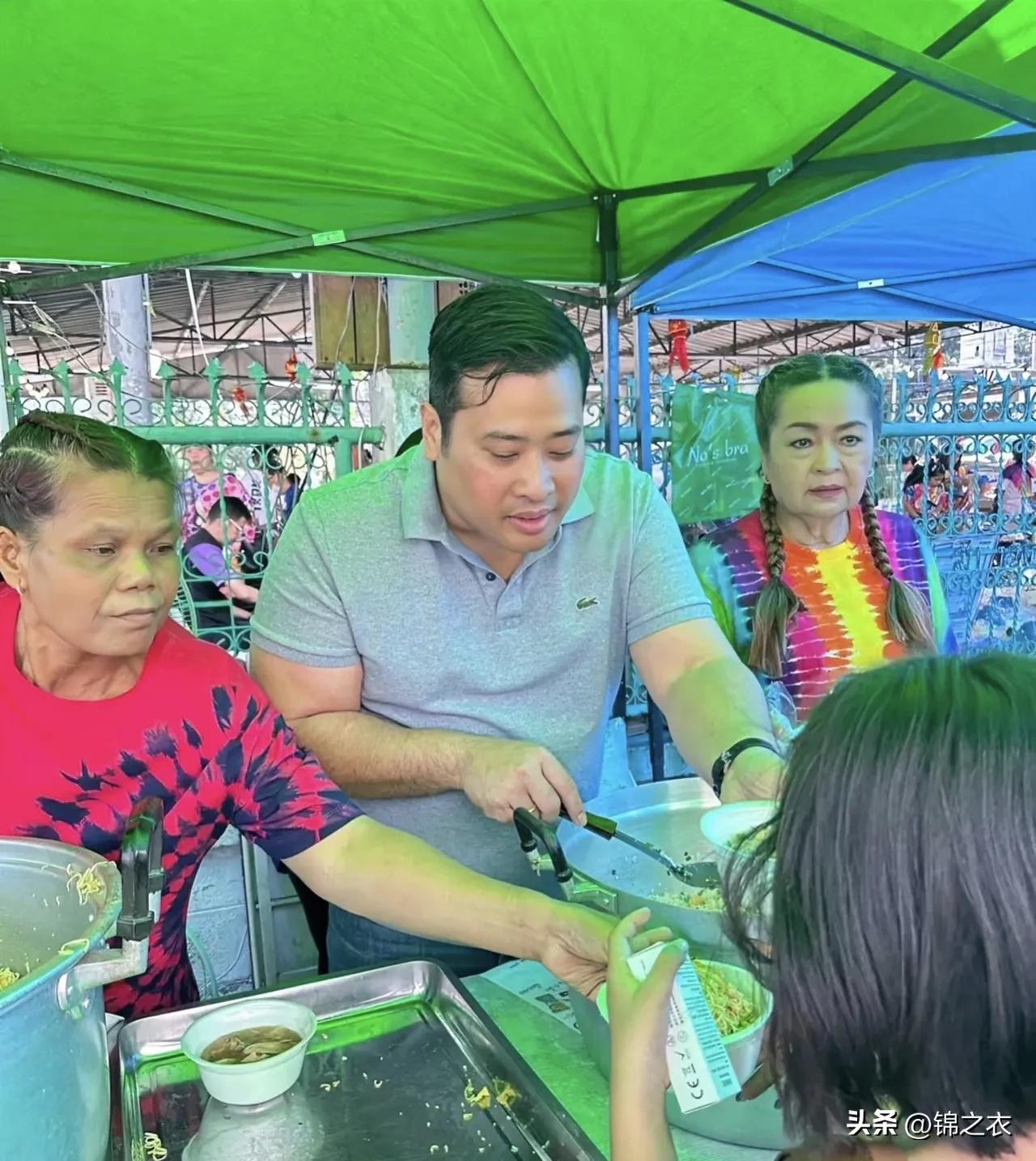 泰国的二王子真的是异想天开，因为他爹都不喜欢他，他还妄想王位，甚至为了王位，还和
