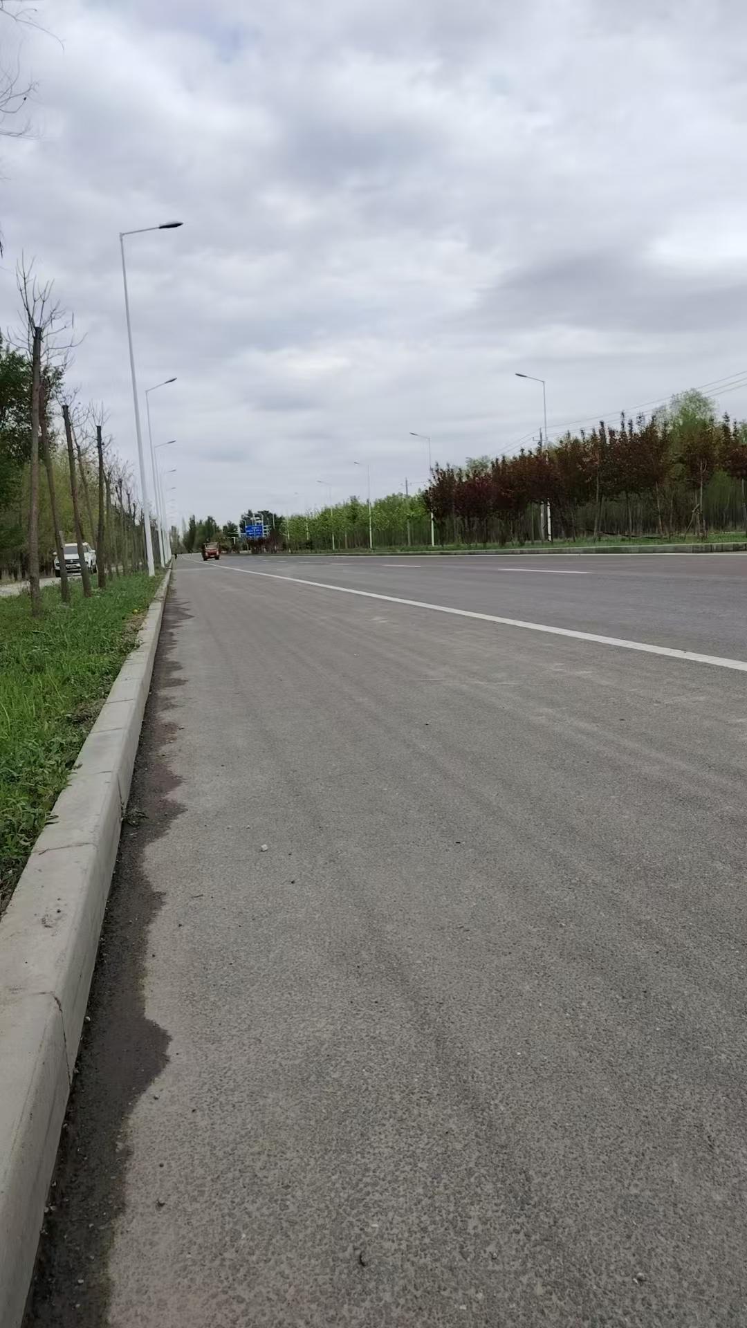 对我来说晚餐吃不吃都可以，早饭和午饭是必须要吃的[白眼]