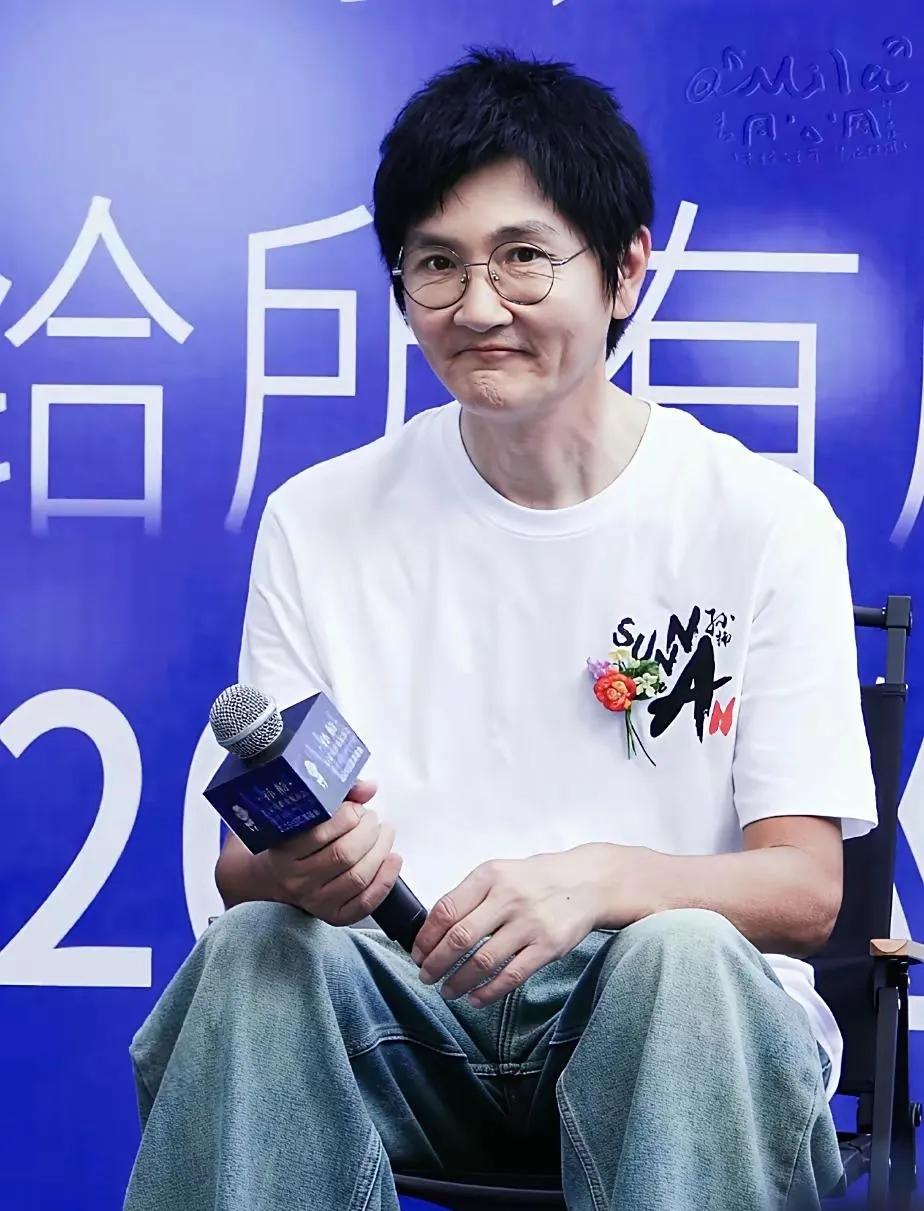 讲真，还是以前的孙楠好看，现在的他有点让人接受不了。

孙楠出道以来一直都挺胖的