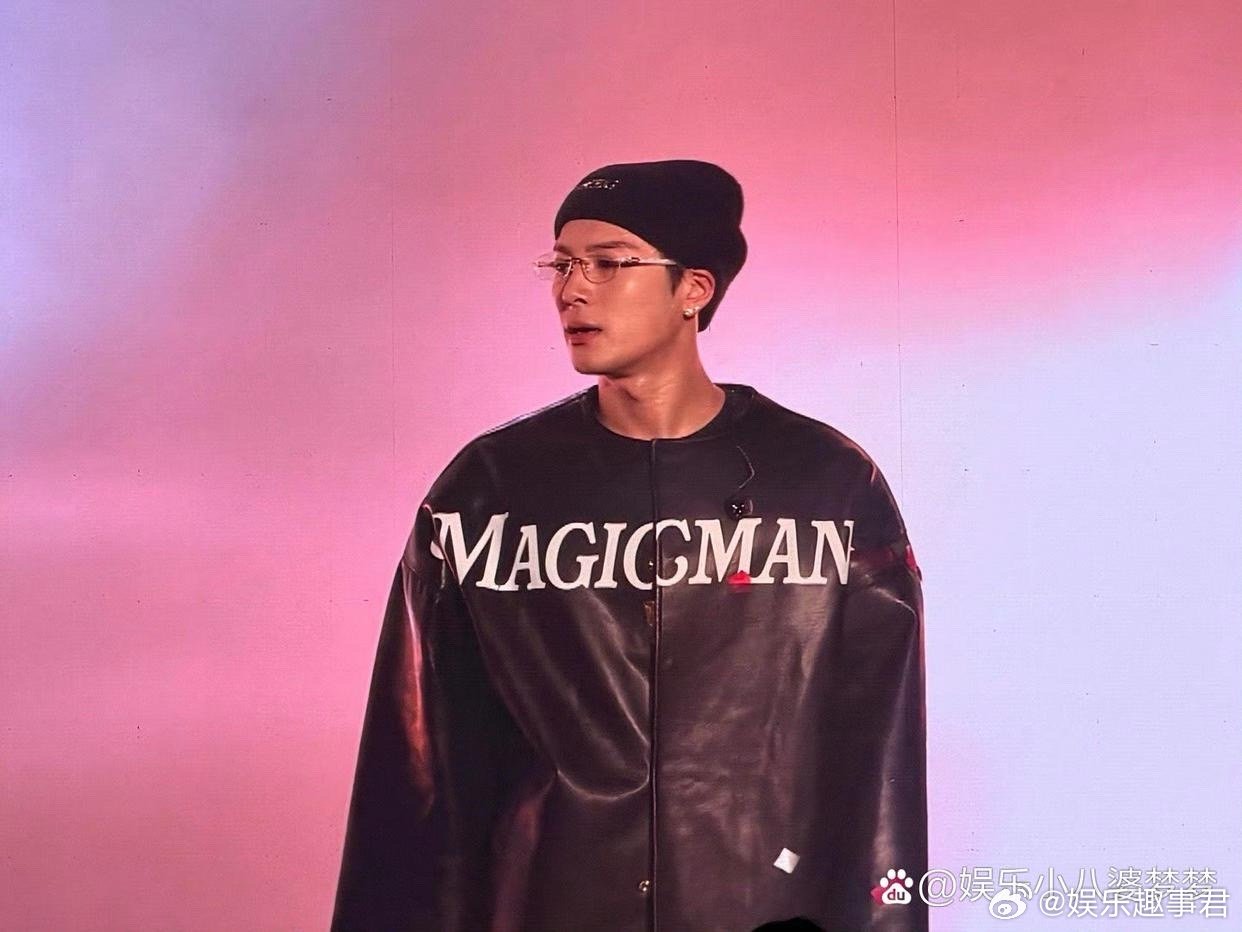 王嘉尔哭了这才是压轴该有的水准！王嘉尔一出场，现场气氛直接从沸腾飙到爆顶！谁懂啊