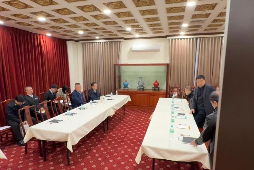 大陆渔船翻覆案连续15轮协商都以破局收尾，这让两岸舆论哗然，而岛内前“立委”沈富