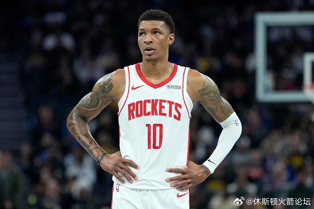 小贾因脚踝扭伤缺席明日对阵热火比赛，好好养伤。休斯顿火箭