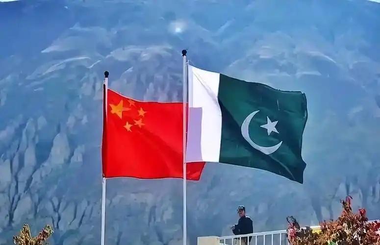 最近网上都在传巴基斯坦要和中国签军购大单，这事儿还挺值得说道的。中巴友谊那可是“