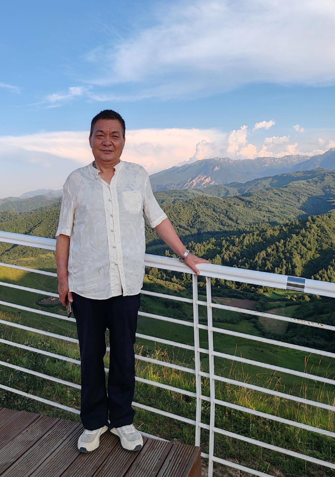 特朗普的政策，正在把普通美国人往坑里带
国际观察 
特朗普嘴上喊着“让美国再次伟