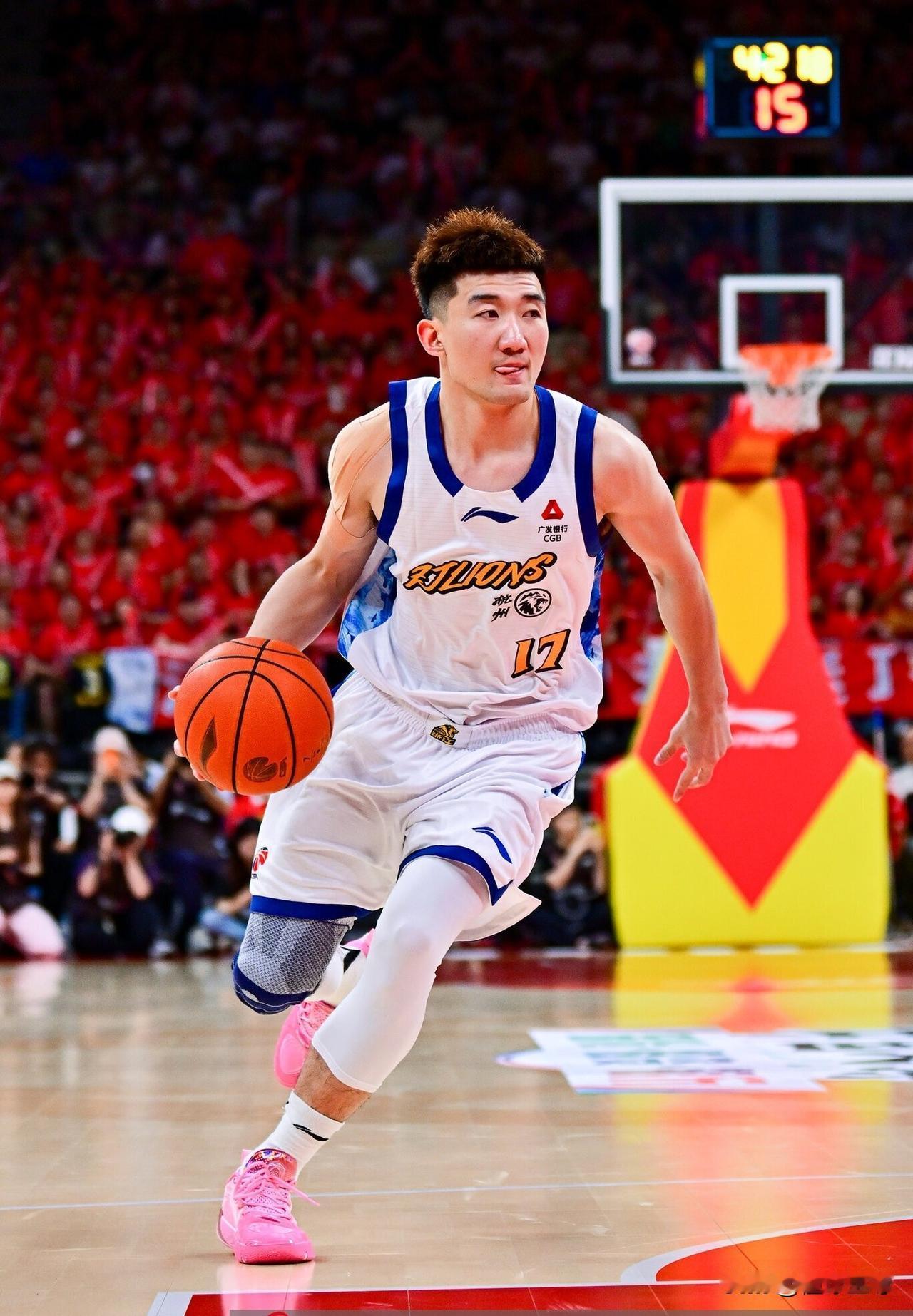 要是早点拿下孙铭徽，现在广厦已经4-0横扫上海了！

在今晚进行的CBA总决赛G