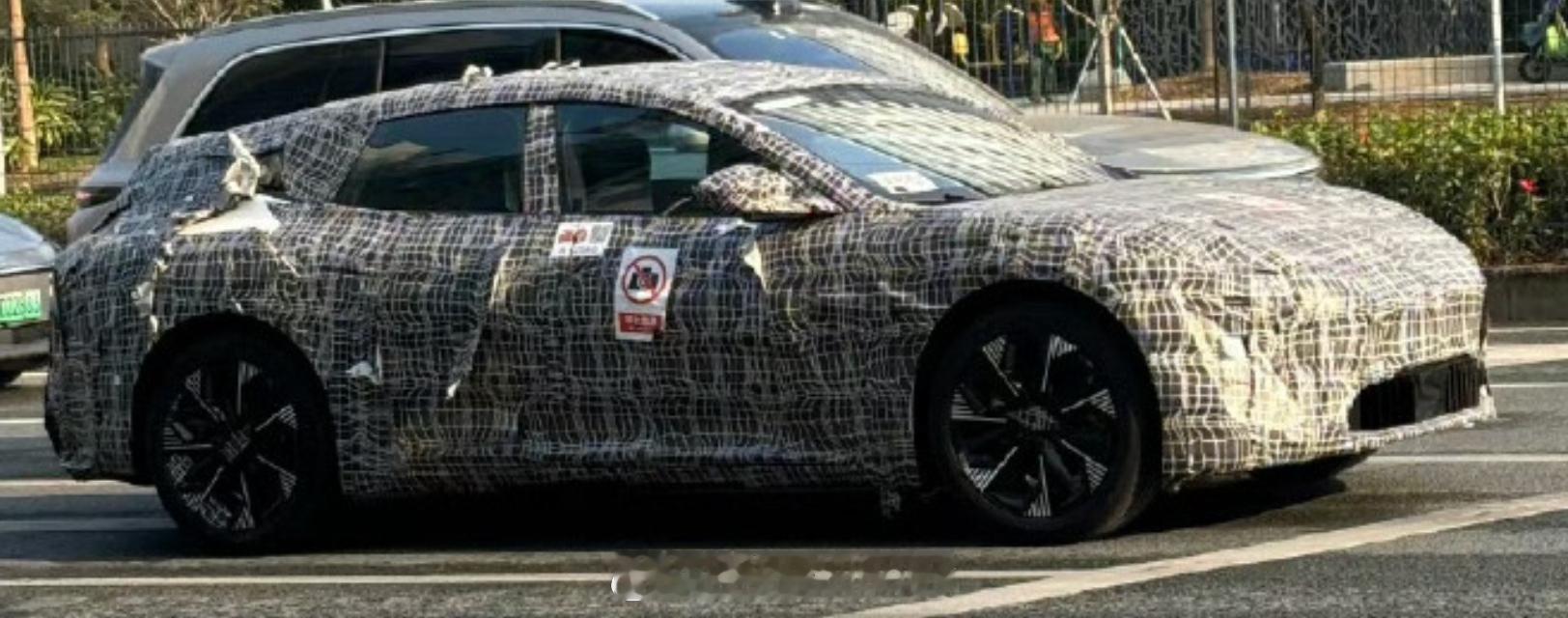 新的一年看来新能源旅行车也要上不少别忘了传统品牌奥迪也发力了一波阿维塔06旅行版