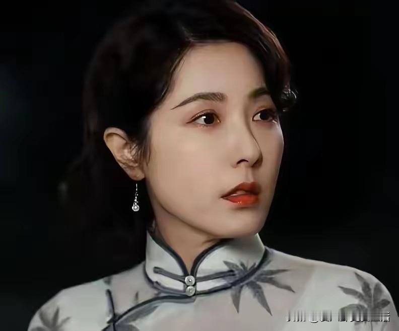 理解不了你们说的这种200年大美女是什么？
在一部剧当中从来没有笑过，连任何微表