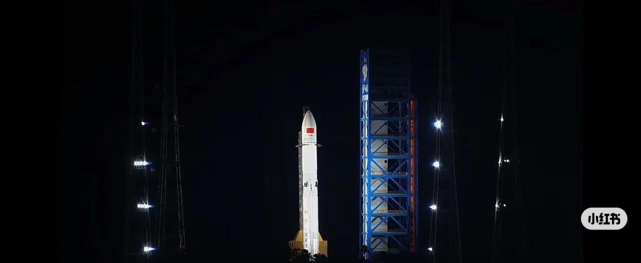 长征十乙起竖了 加油，争取一次入轨+回收成功 图源网络烽火问鼎计划