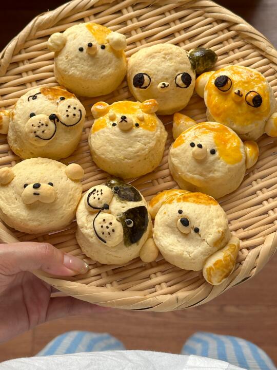 烤了一盘柠檬司康狗🍋