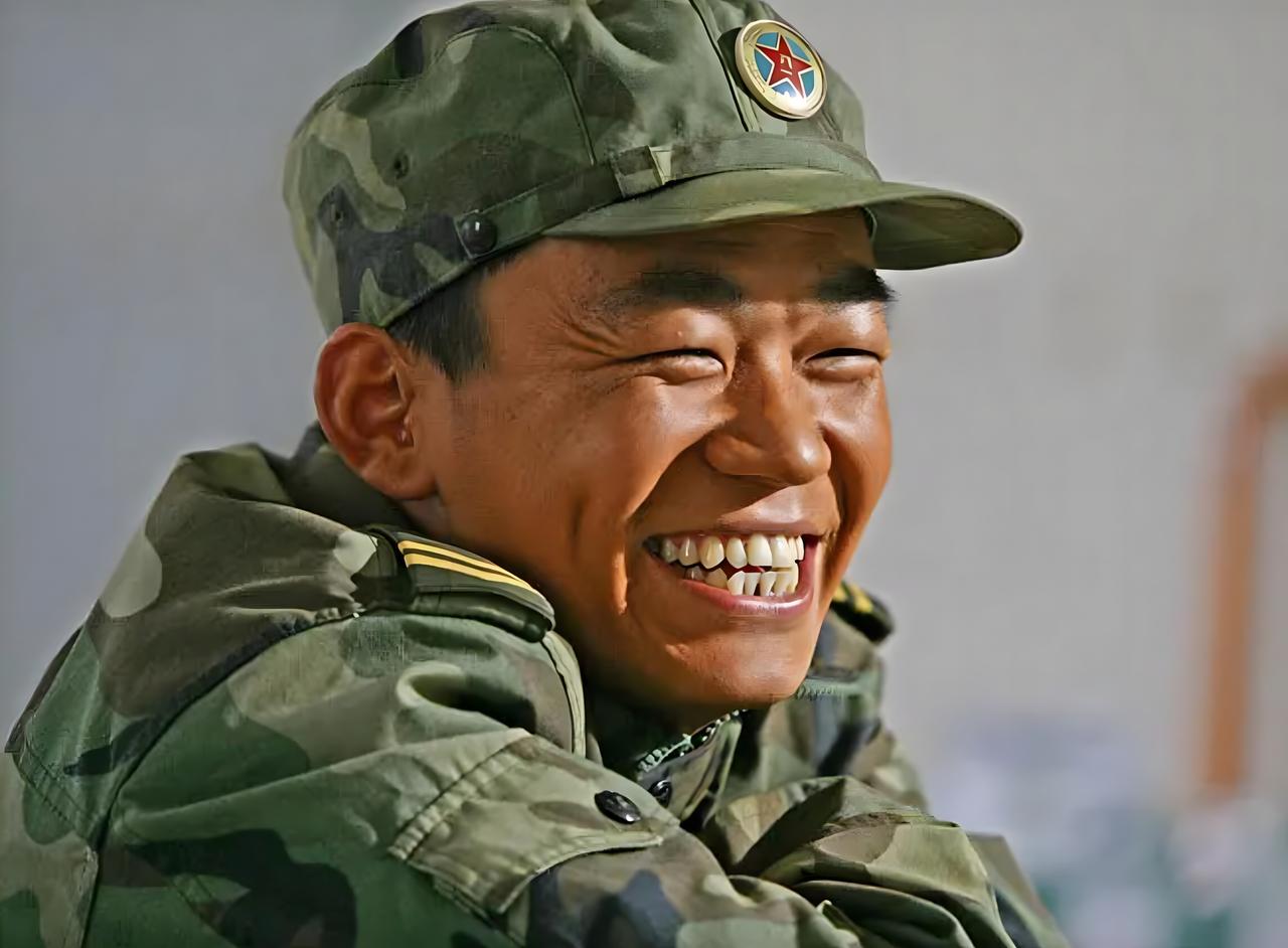 让王宝强家喻户晓的作品，许三多《士兵突击》
2004年，冯小刚贺岁喜剧《天下无贼