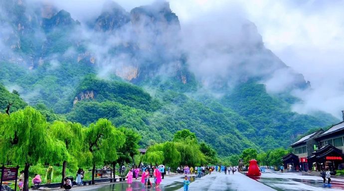 一定要在下雨天去趟#王维诗里的云台山# 🌧️🏞️#云台山对18岁以下青少年及