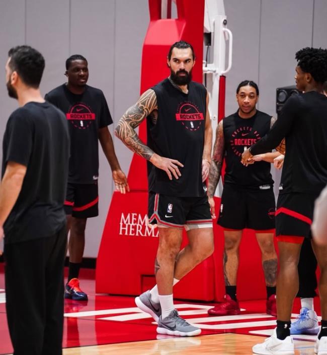 季后赛眼看着就要来了，那么排名第6的休斯敦火箭队现在状态如何呢？西部第6的火箭队