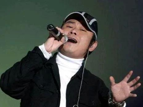 刀郎与杨坤：乐坛双杰，风格迥异的音乐魅力
 
在华语乐坛，刀郎和杨坤都是极具特色