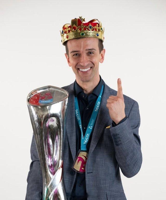 女排 戴王冠👑的桑塔雷利与妻子真是排坛传奇夫妻