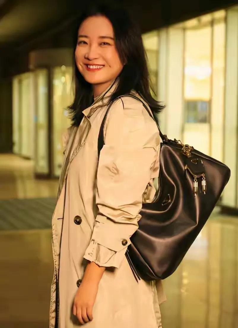贾玲很努力很敬业，喜欢她。不懂为什么很多人黑她。