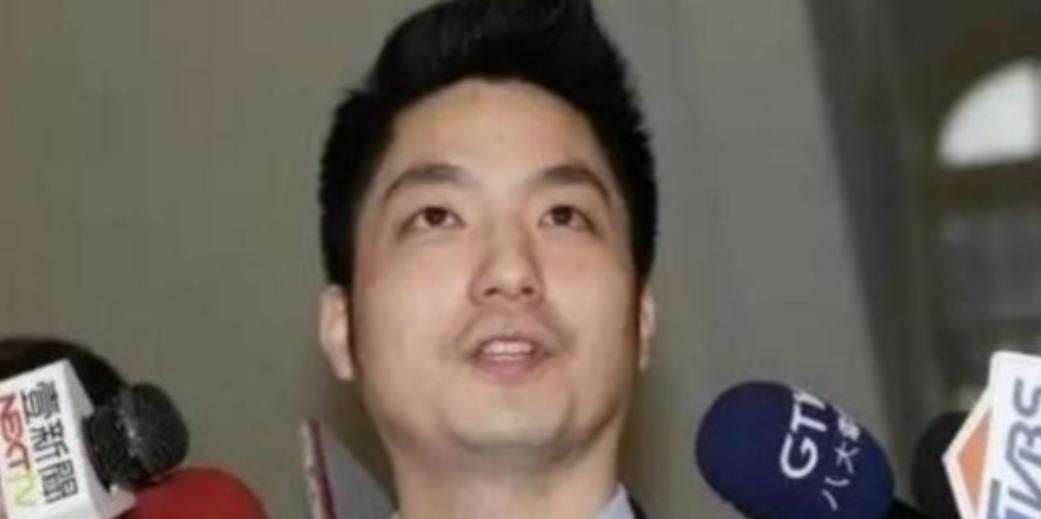 岛上传来消息，台北市市长、蒋介石的曾孙蒋万安公然表示，自己绝对不可能去选下一任国