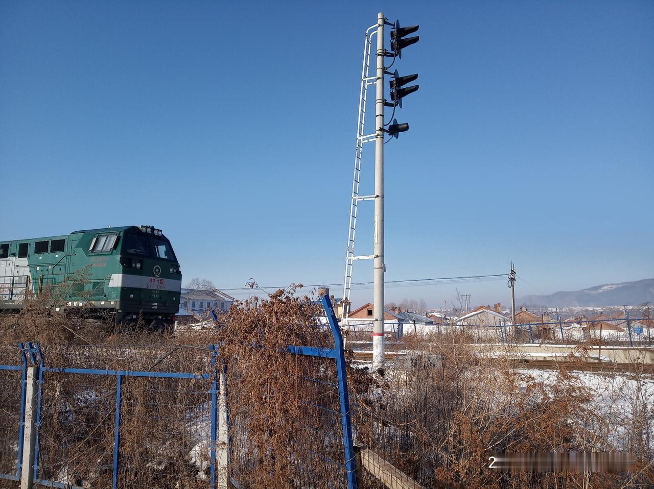 为啥列车上允许拍照，飞机上却多有限制？

对常出门旅游的人而言，在火车上与飞机上