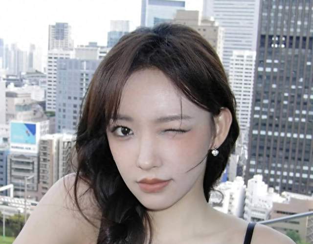 程潇上海独居怕没工作：顶流替补也慌，普通人还敢躺？