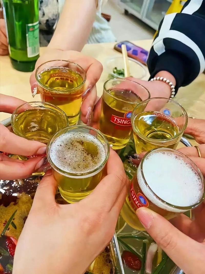 12月5日下午1点半左右，诊断为重度酒精依赖的老张（化名）走进北京回龙观医院的治