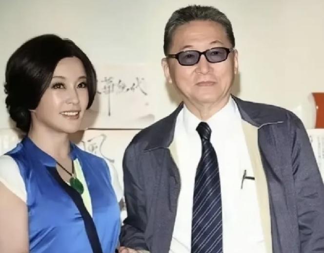 2012年，李敖和刘晓庆在台北会面并合影。
两人有位共同的朋友是导演李翰祥。
会