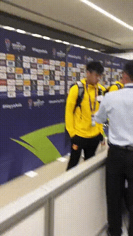 韦世豪放烟雾弹？[捂脸][捂脸]关键是你相信他因伤休战吗？或许是有心无力了，但球