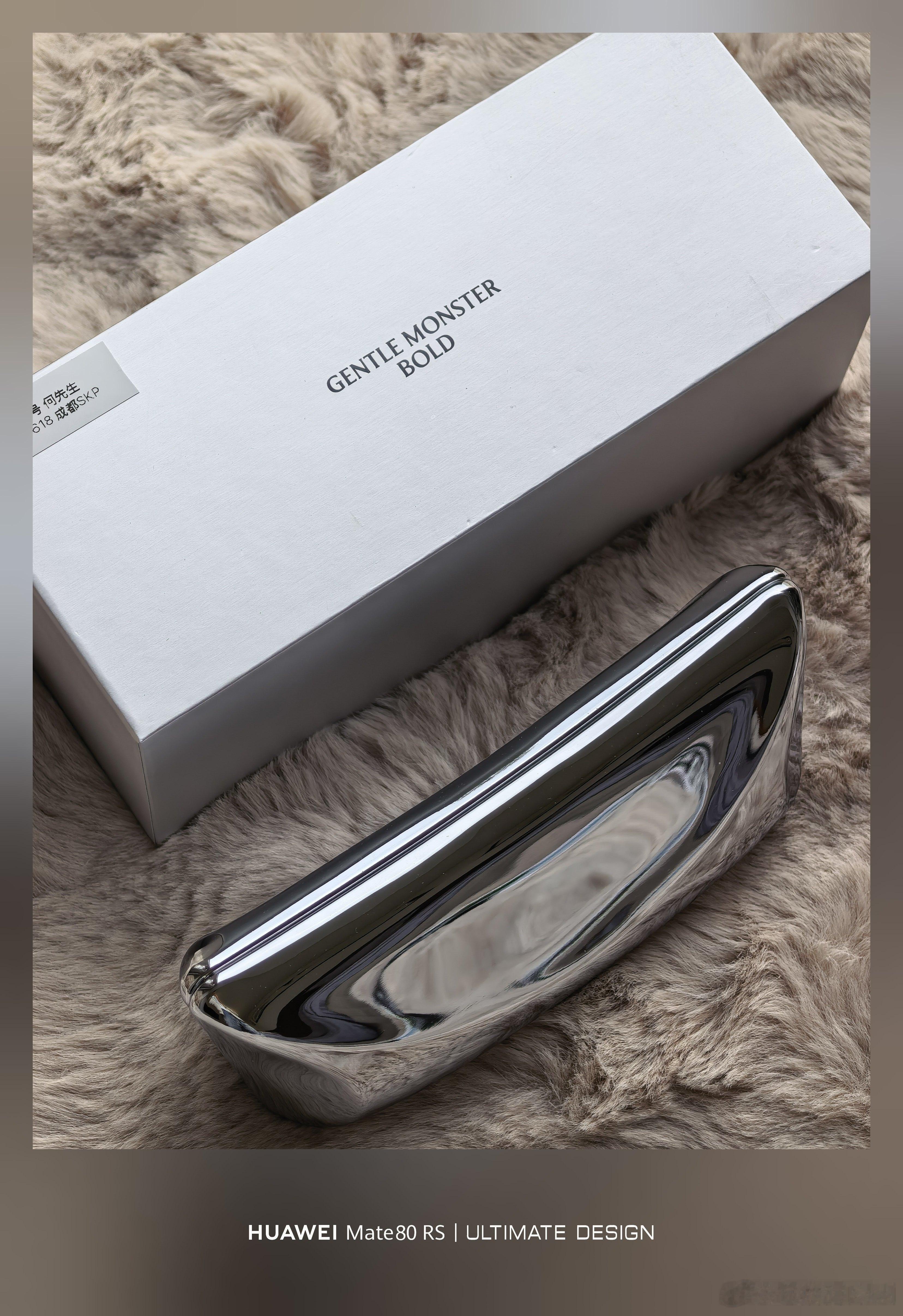 配了新的GM眼镜，希望这次能戴的久一点，墨绿色的镜框看着挺特别。高度近视的我，只