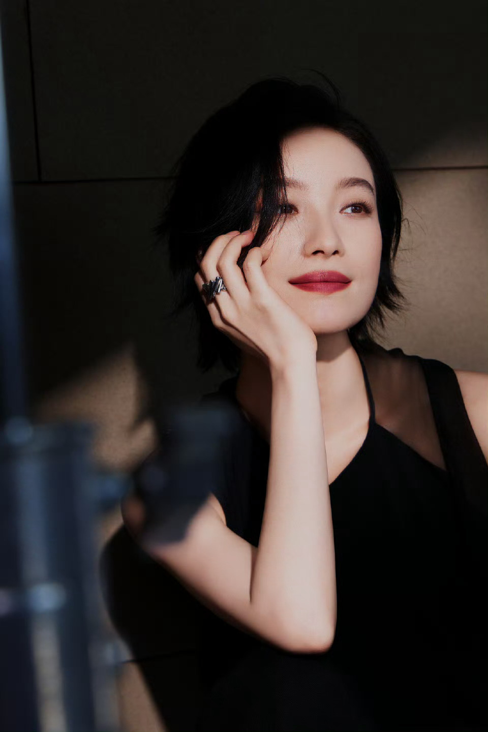 #咪咕星鲜事##倪妮38岁状态#38岁的更加游刃有余、自由洒脱！做自己的塑造者，