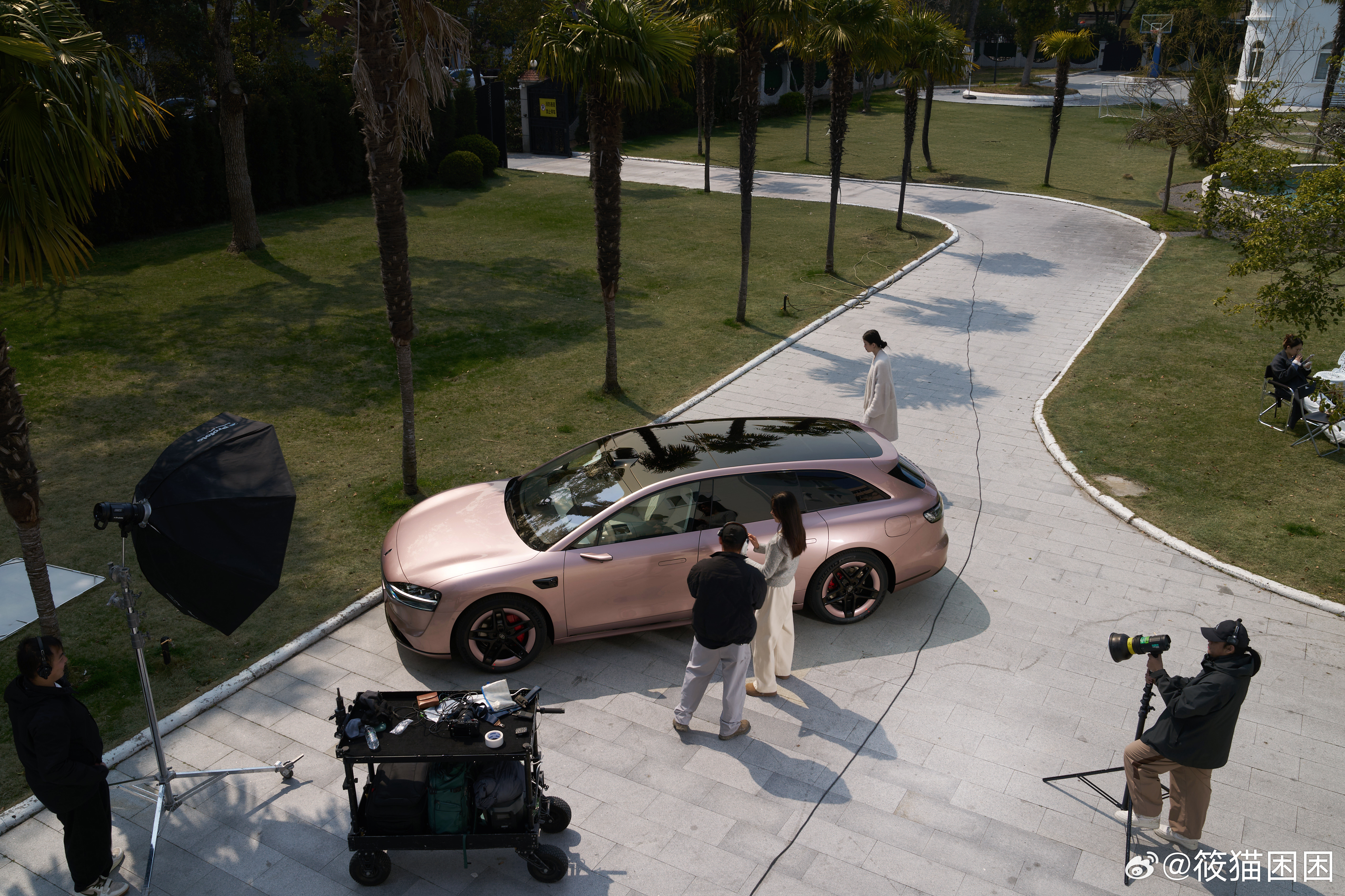 享界粉白新色正式发布享界轿旅双车焕新上市享界新色太绝了星玫粉温柔浪漫月绒白简约大