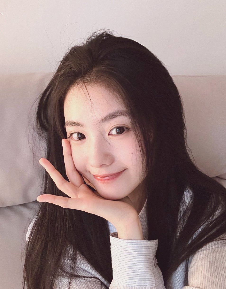 刘浩存初五迎财神自拍刘浩存刘浩存刘浩存