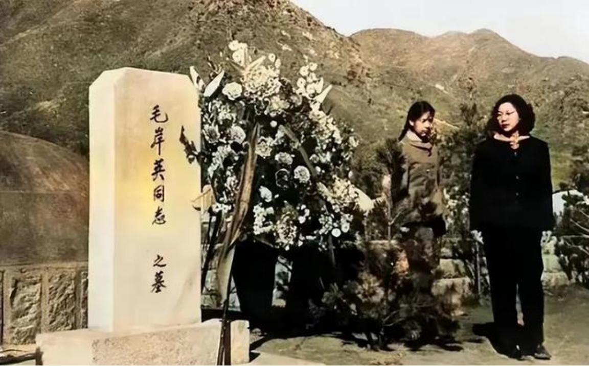 1990年，毛岸英去世40年后，她的妻子刘思齐突然向中央提出了两个疑问：第一，为