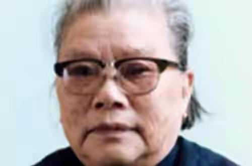 克清追忆，远见昭昭
 
病榻康克清忆过往，方知领袖虑谋长。
预判兴衰观世事，看穿