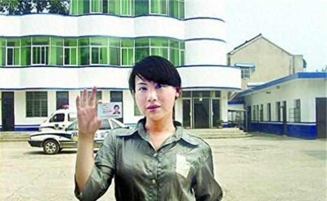 安徽29岁变性人黄宁倩手术后公开征婚，努力活出自我后选择重返故乡的故事
2003
