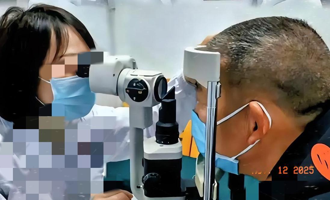 曾姐这事儿，真的让湖南好多等着看眼睛的人松了口气！
 
官方最终给的处理，撤了职