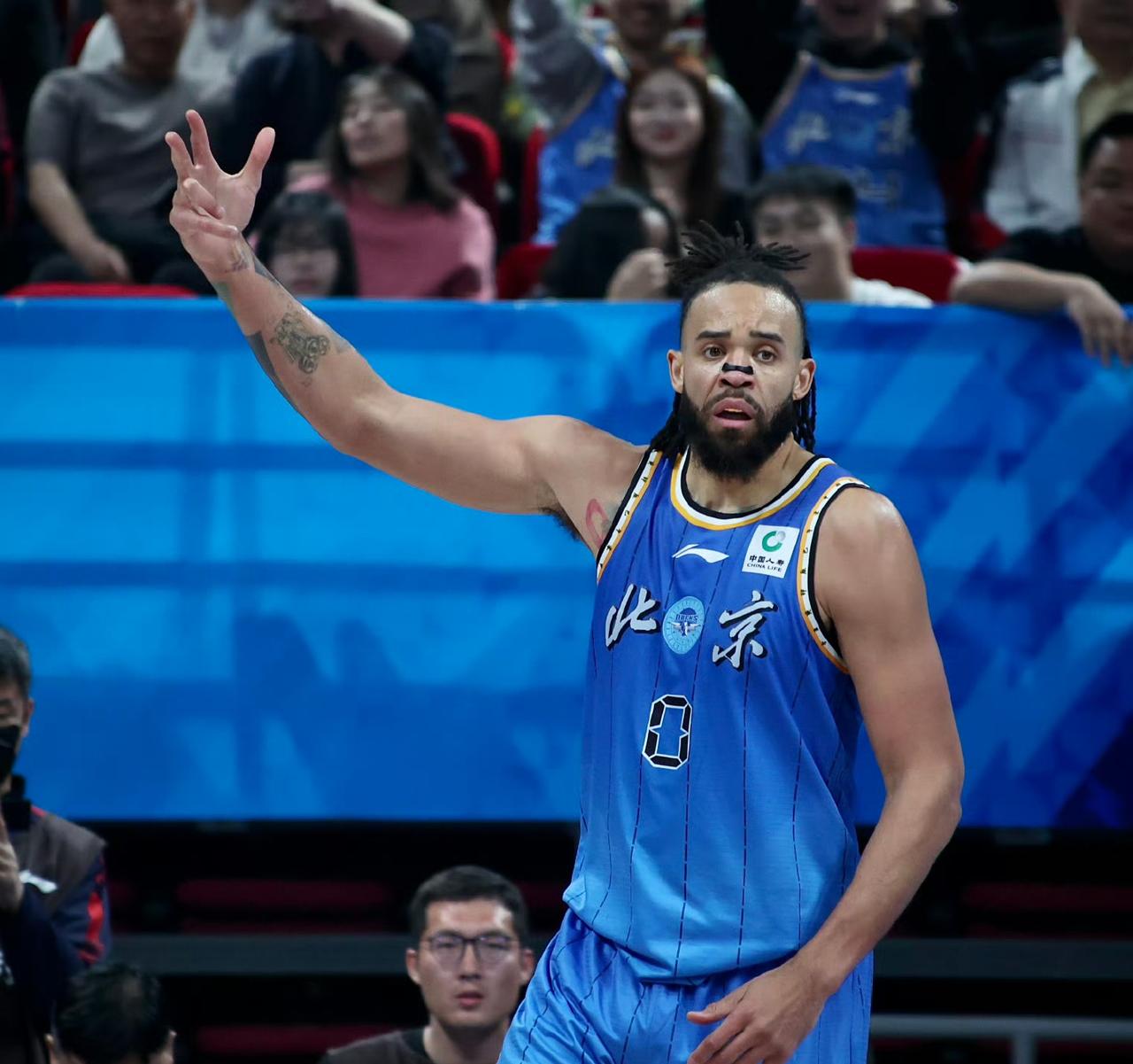 外援麦基说，为了北京这座城市，冲！

4月15日，北京北汽男篮外援麦基在个人社交